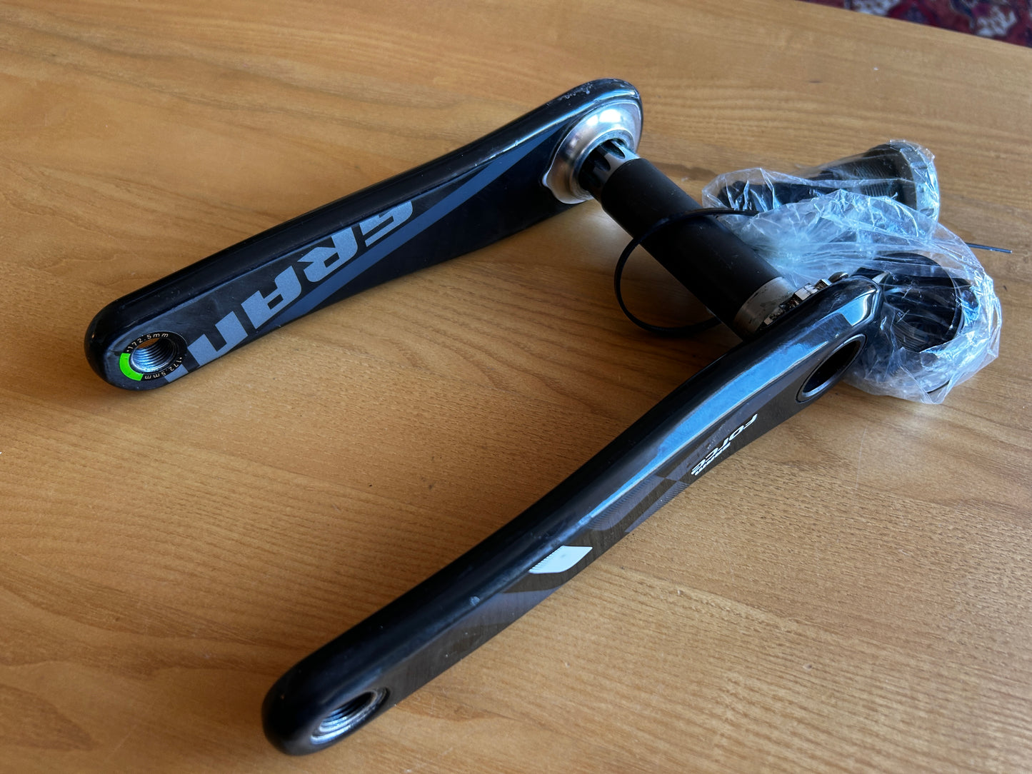 Sram Force 22 GXP 172.5mm Carbon Cranks + BB (used)