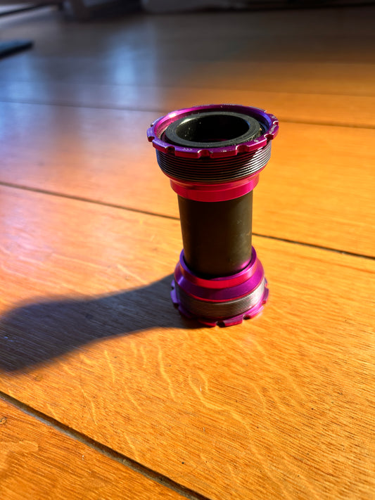 Chris King T47i BB in 3D Violet with DUB Fit Kit